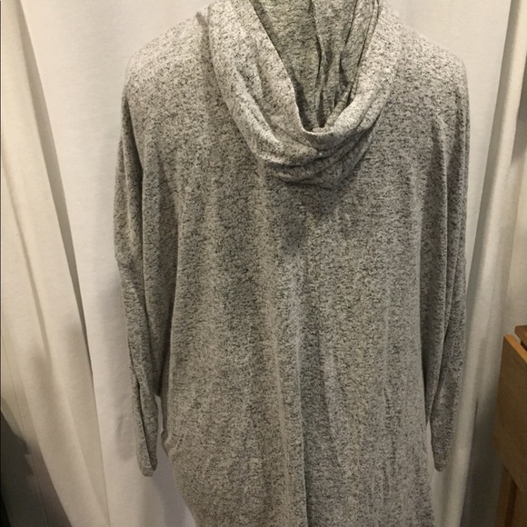 Long Cardigan - Picture 2 of 3